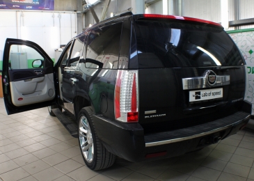 Cadillac Escalade III 6.2 2011